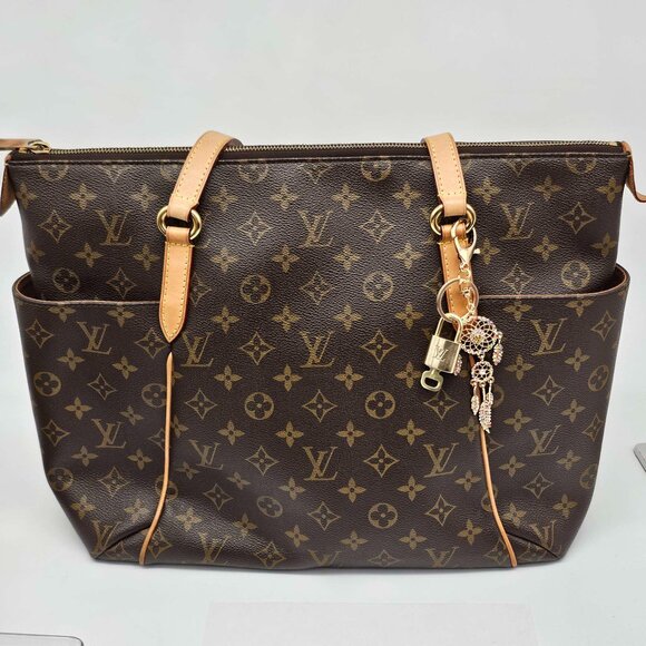 Authentic Louis Vuitton Lock & Key with unbranded Bagcharm, Keycharm, Keychain - Picture 3 of 8